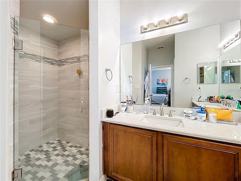 For Rent: $2,325 (3 beds, 3 baths, 1705 Square Feet)