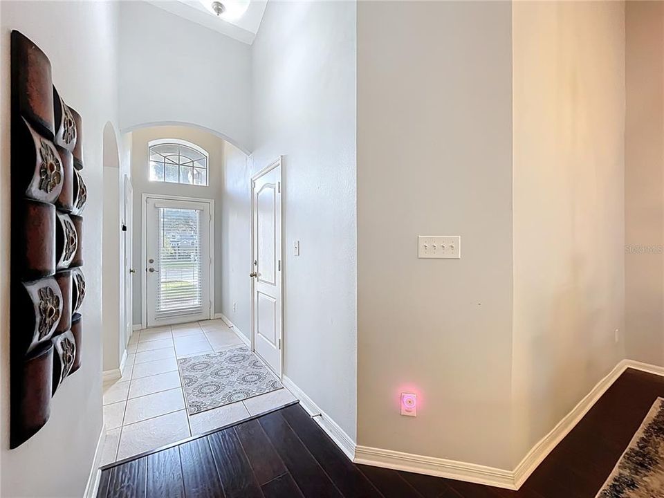 For Rent: $2,325 (3 beds, 3 baths, 1705 Square Feet)