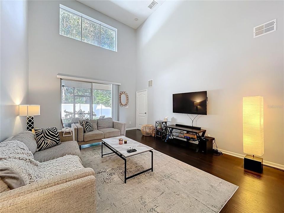 For Rent: $2,325 (3 beds, 3 baths, 1705 Square Feet)