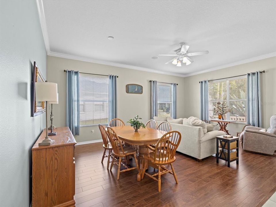 На продажу: $474,900 (4 спален, 2 ванн, 2388 Квадратных фут)