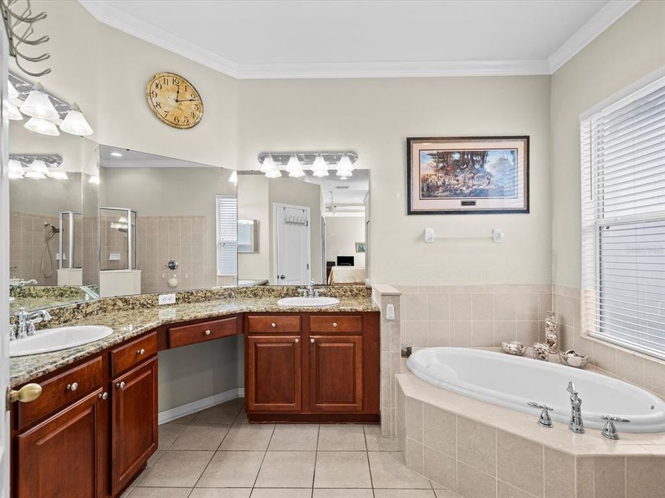 На продажу: $474,900 (4 спален, 2 ванн, 2388 Квадратных фут)