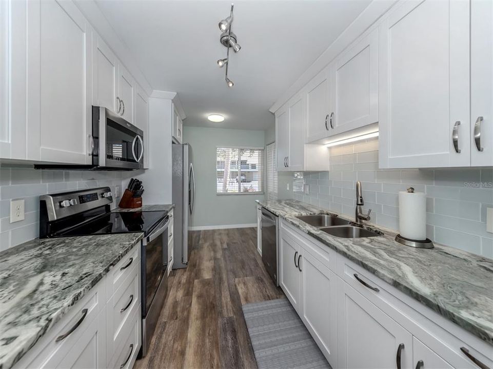 待售: $289,000 (2 贝兹, 2 浴室, 1195 平方英尺)