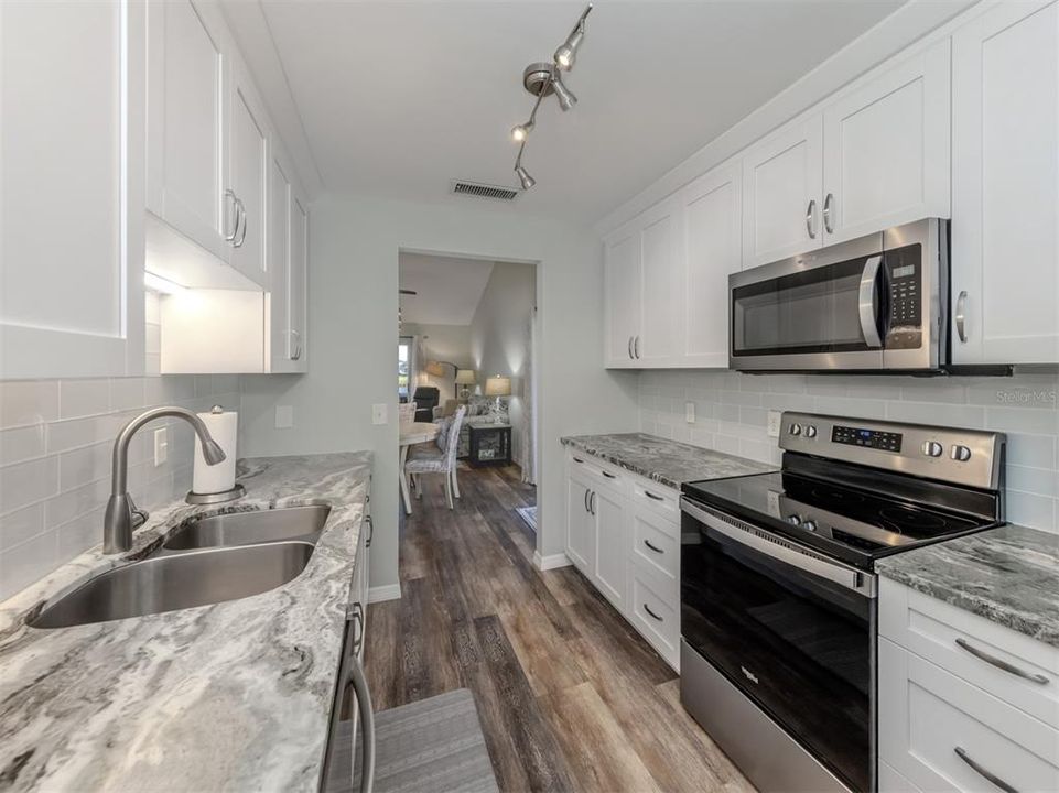 待售: $289,000 (2 贝兹, 2 浴室, 1195 平方英尺)