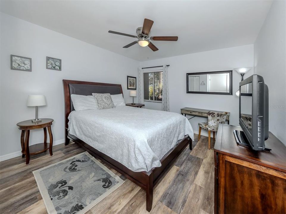 待售: $289,000 (2 贝兹, 2 浴室, 1195 平方英尺)