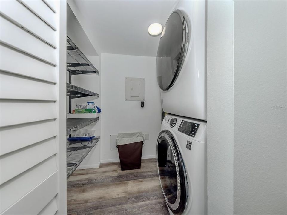 待售: $289,000 (2 贝兹, 2 浴室, 1195 平方英尺)