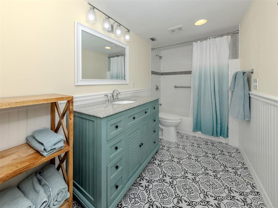 待售: $289,000 (2 贝兹, 2 浴室, 1195 平方英尺)