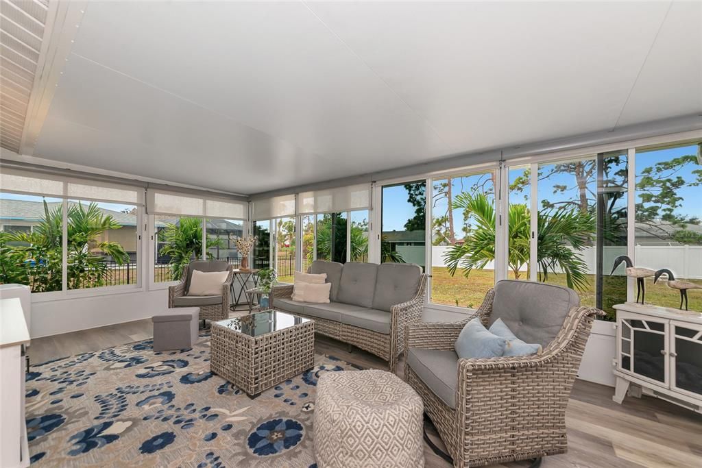 待售: $300,000 (3 贝兹, 2 浴室, 1094 平方英尺)