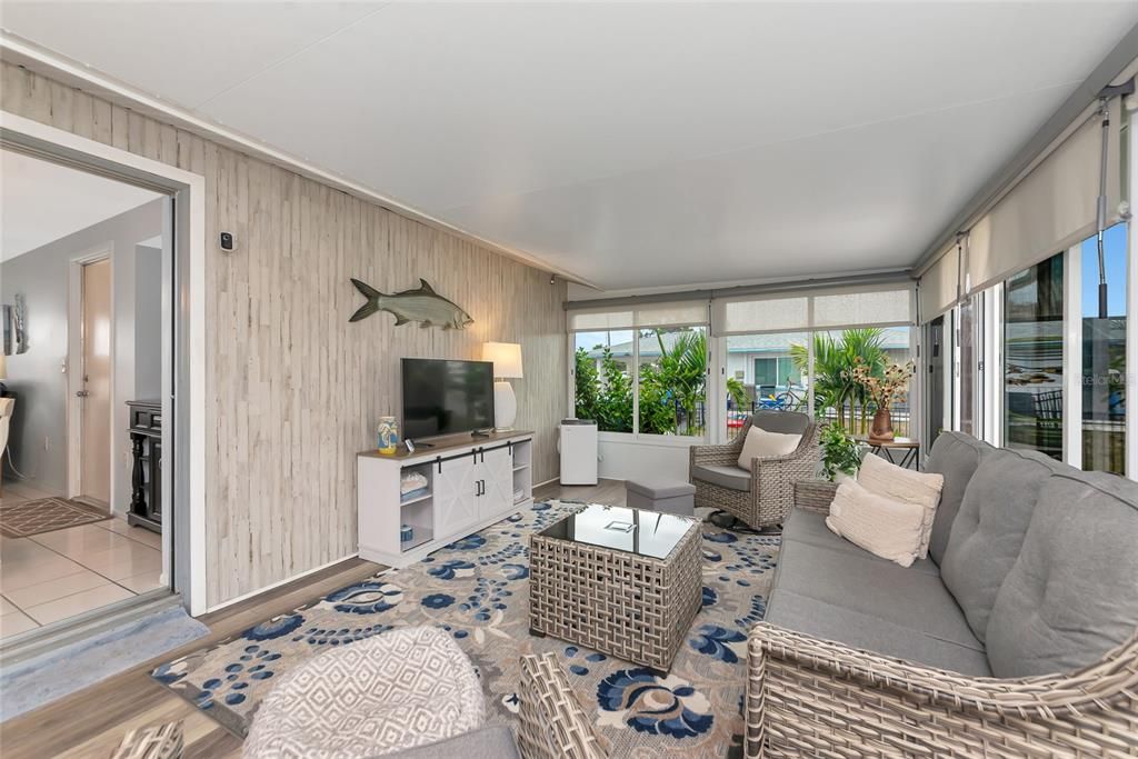 待售: $300,000 (3 贝兹, 2 浴室, 1094 平方英尺)