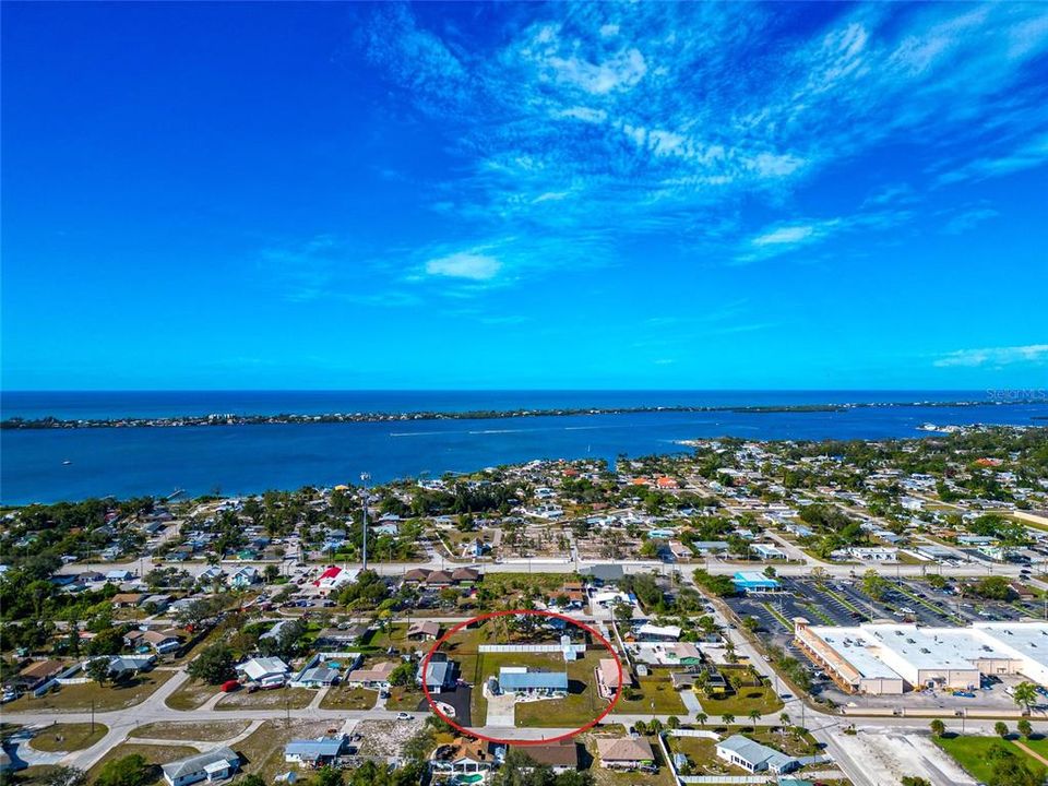 待售: $300,000 (3 贝兹, 2 浴室, 1094 平方英尺)