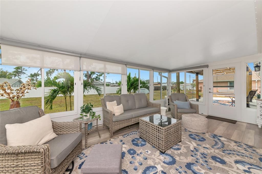 待售: $300,000 (3 贝兹, 2 浴室, 1094 平方英尺)