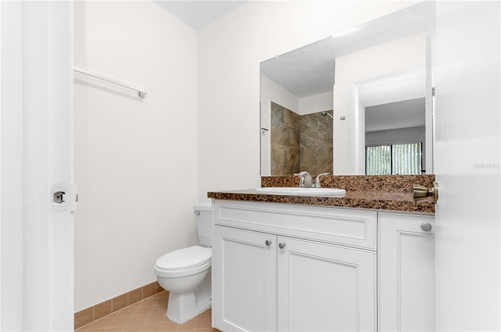 На продажу: $185,000 (2 спален, 2 ванн, 871 Квадратных фут)