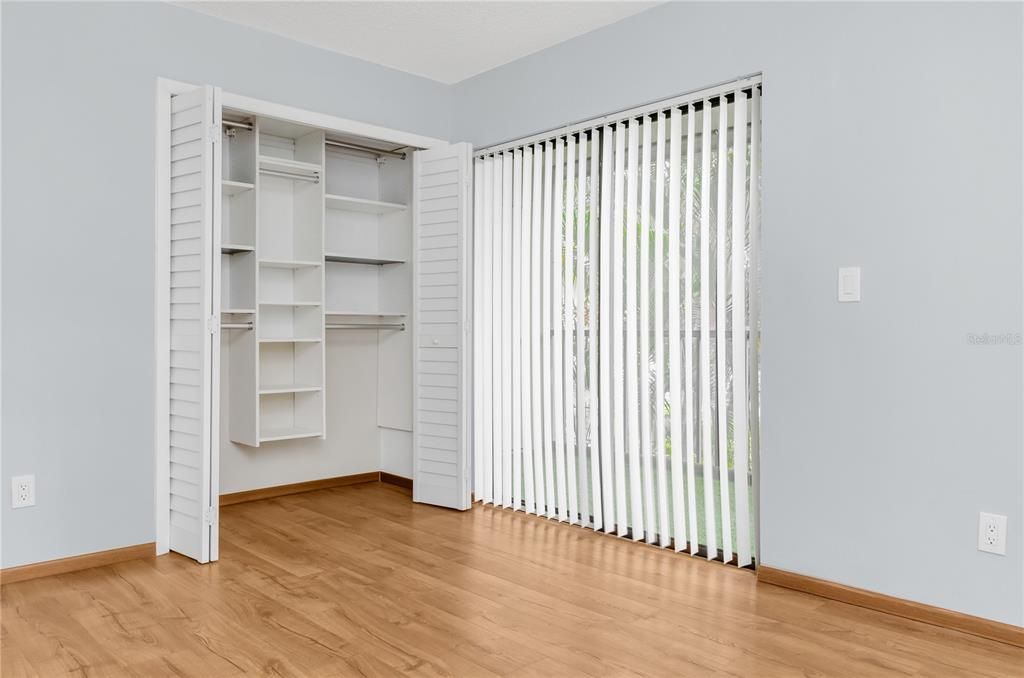 На продажу: $185,000 (2 спален, 2 ванн, 871 Квадратных фут)