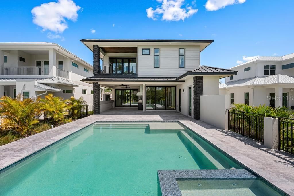 На продажу: $4,950,000 (4 спален, 5 ванн, 4158 Квадратных фут)