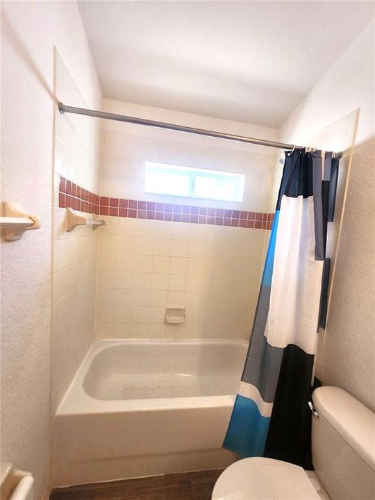 В аренду: $1,990 (4 спален, 3 ванн, 1412 Квадратных фут)