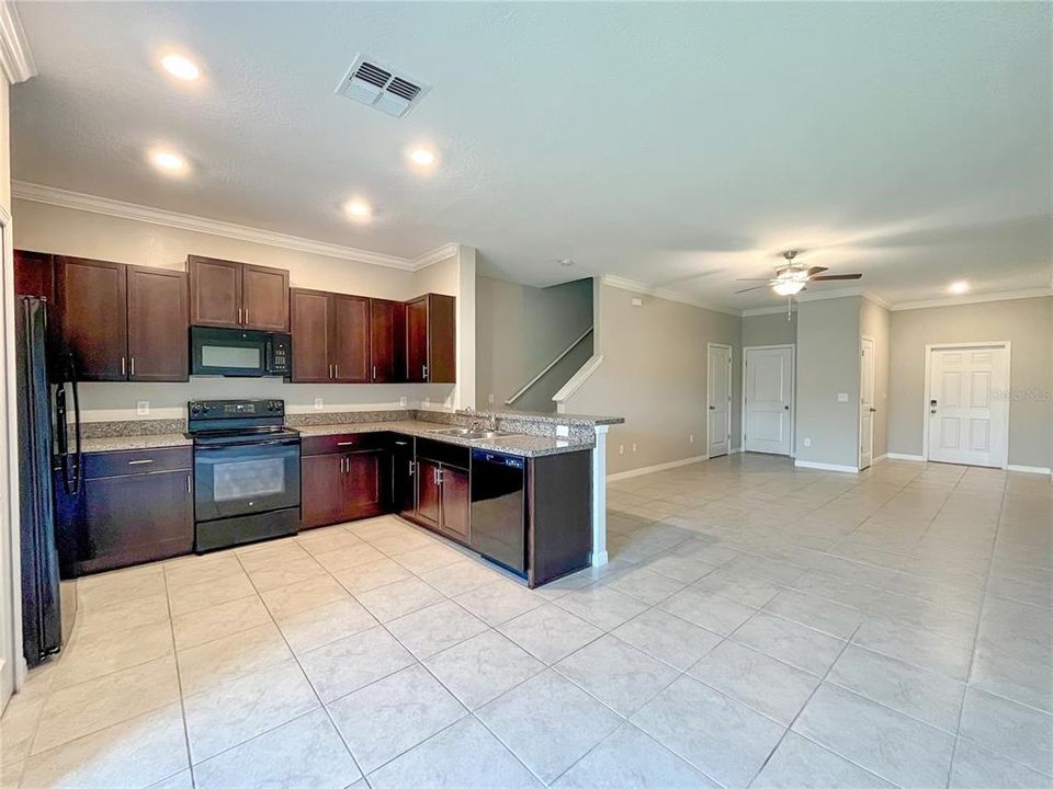 出租: $1,900 (3 贝兹, 2 浴室, 1670 平方英尺)