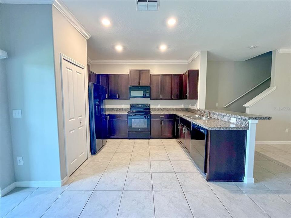 出租: $1,900 (3 贝兹, 2 浴室, 1670 平方英尺)