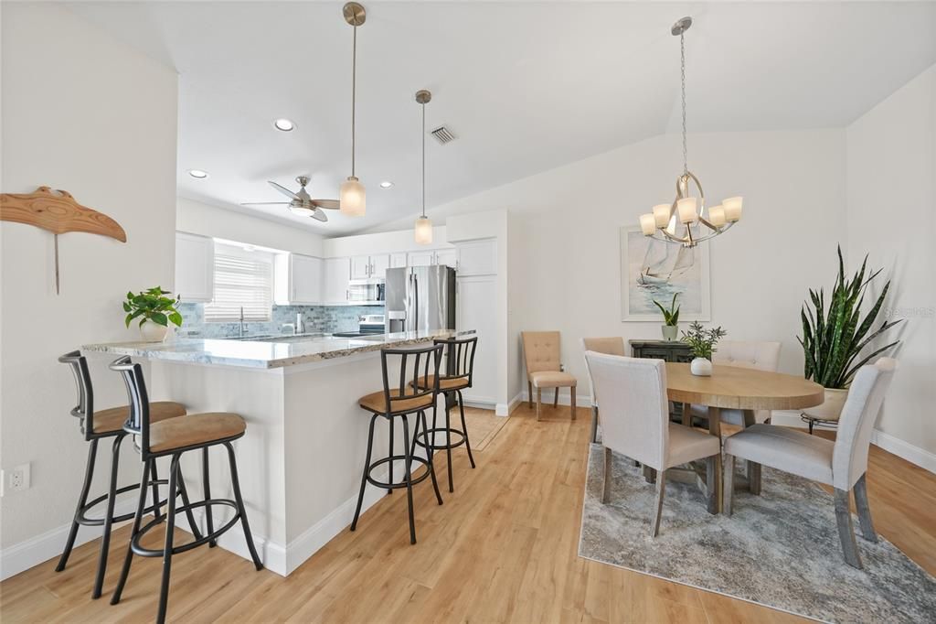 待售: $349,900 (2 贝兹, 2 浴室, 1405 平方英尺)