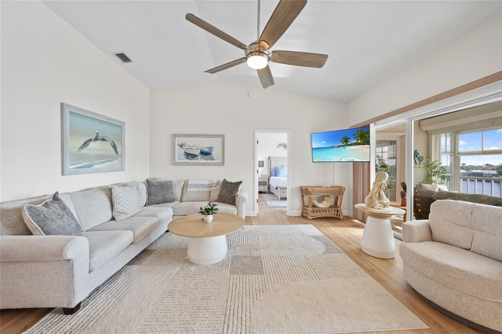 待售: $349,900 (2 贝兹, 2 浴室, 1405 平方英尺)