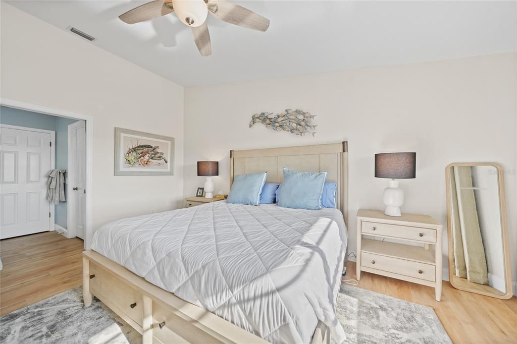 待售: $349,900 (2 贝兹, 2 浴室, 1405 平方英尺)