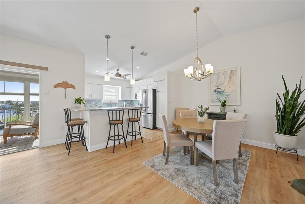 待售: $349,900 (2 贝兹, 2 浴室, 1405 平方英尺)