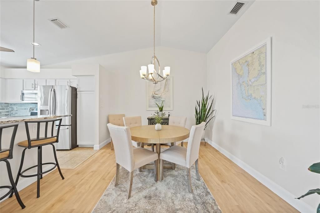 待售: $349,900 (2 贝兹, 2 浴室, 1405 平方英尺)