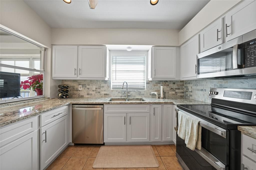 待售: $349,900 (2 贝兹, 2 浴室, 1405 平方英尺)