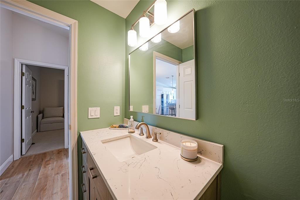 待售: $349,900 (2 贝兹, 2 浴室, 1405 平方英尺)