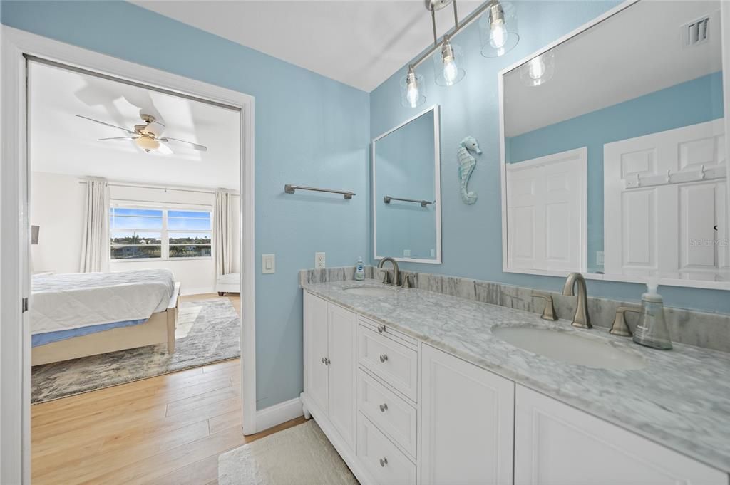 待售: $349,900 (2 贝兹, 2 浴室, 1405 平方英尺)