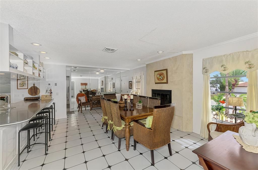 На продажу: $899,999 (3 спален, 3 ванн, 2306 Квадратных фут)