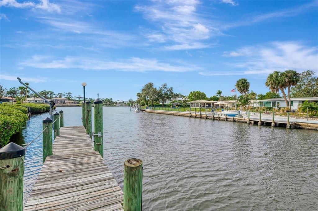 На продажу: $899,999 (3 спален, 3 ванн, 2306 Квадратных фут)