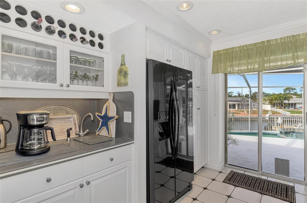 На продажу: $899,999 (3 спален, 3 ванн, 2306 Квадратных фут)