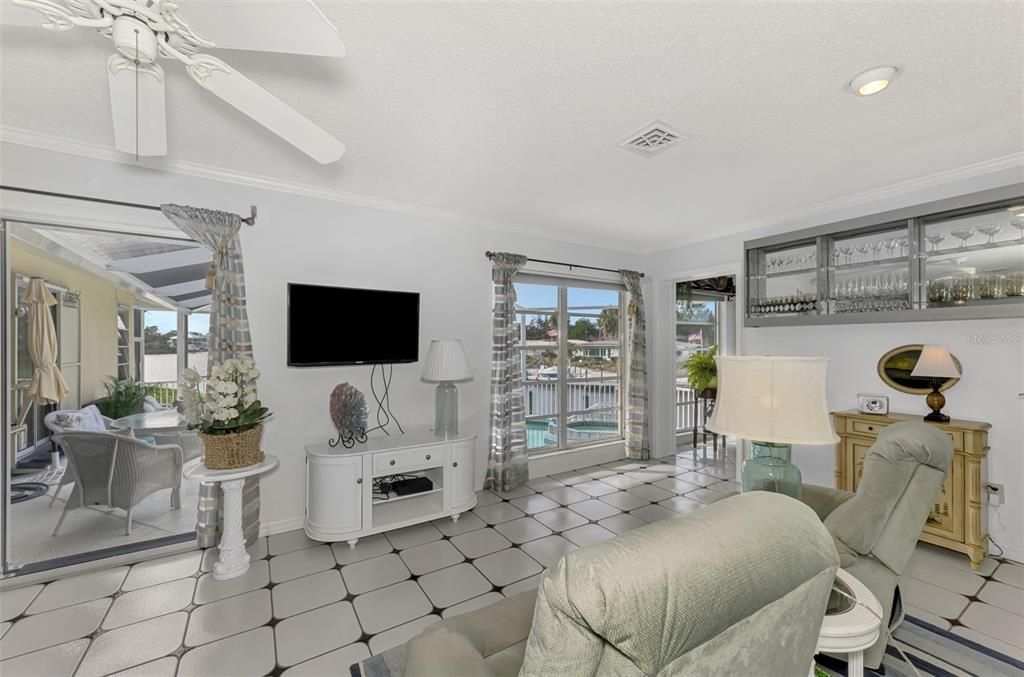 На продажу: $899,999 (3 спален, 3 ванн, 2306 Квадратных фут)