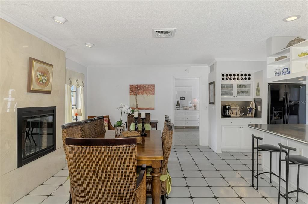 На продажу: $899,999 (3 спален, 3 ванн, 2306 Квадратных фут)