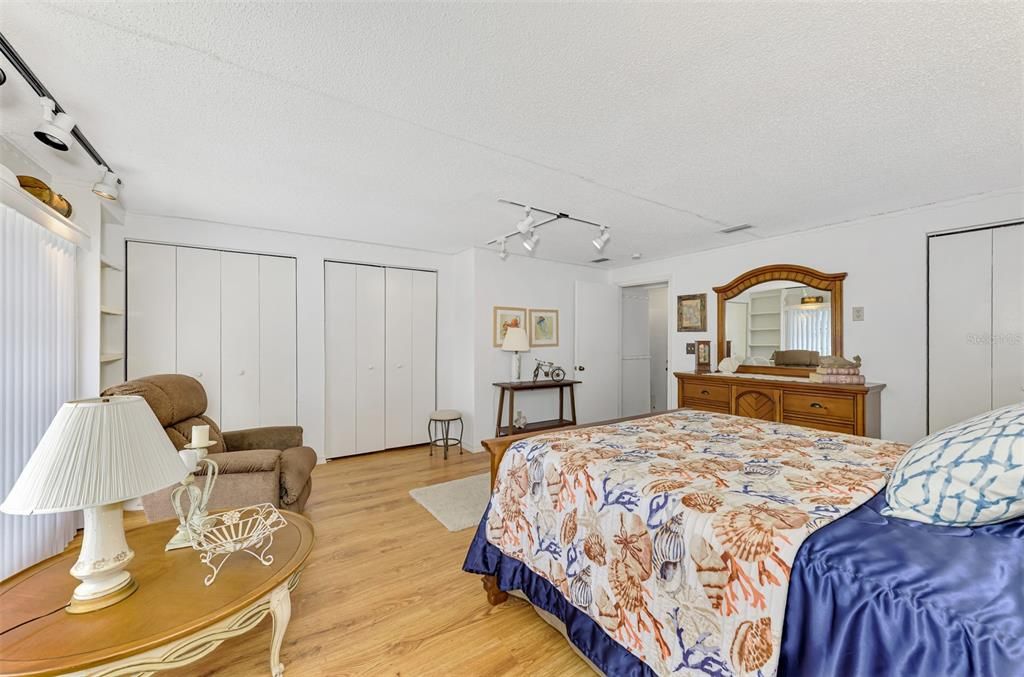 На продажу: $899,999 (3 спален, 3 ванн, 2306 Квадратных фут)