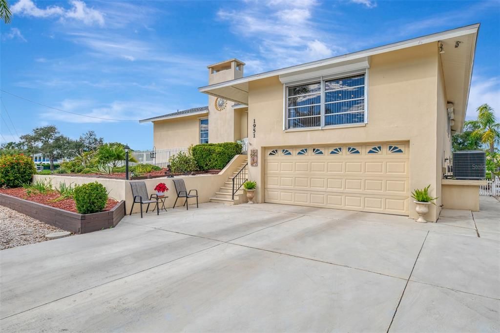 На продажу: $899,999 (3 спален, 3 ванн, 2306 Квадратных фут)