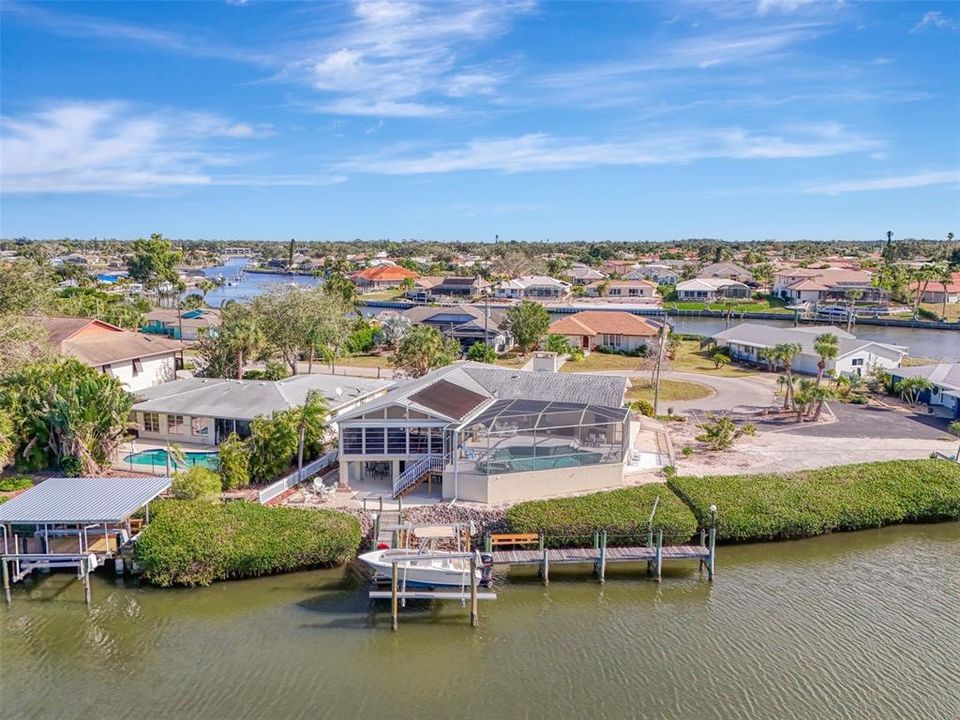 На продажу: $899,999 (3 спален, 3 ванн, 2306 Квадратных фут)