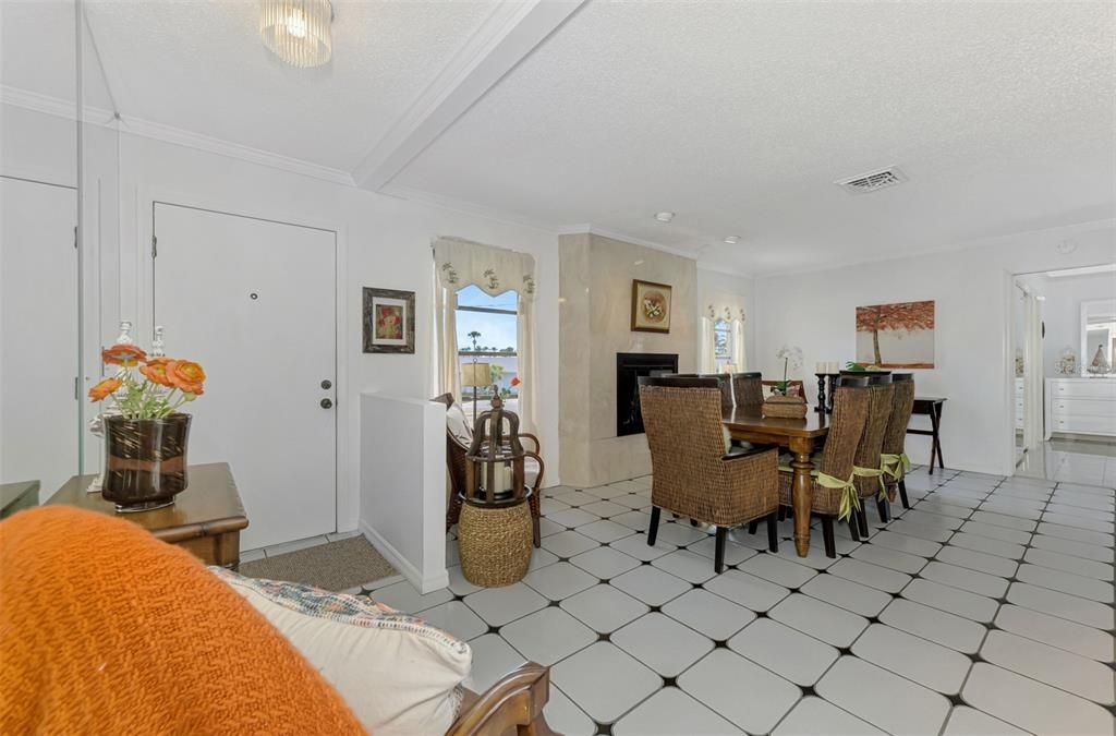 На продажу: $899,999 (3 спален, 3 ванн, 2306 Квадратных фут)