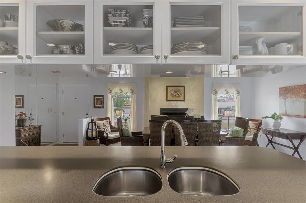 На продажу: $899,999 (3 спален, 3 ванн, 2306 Квадратных фут)