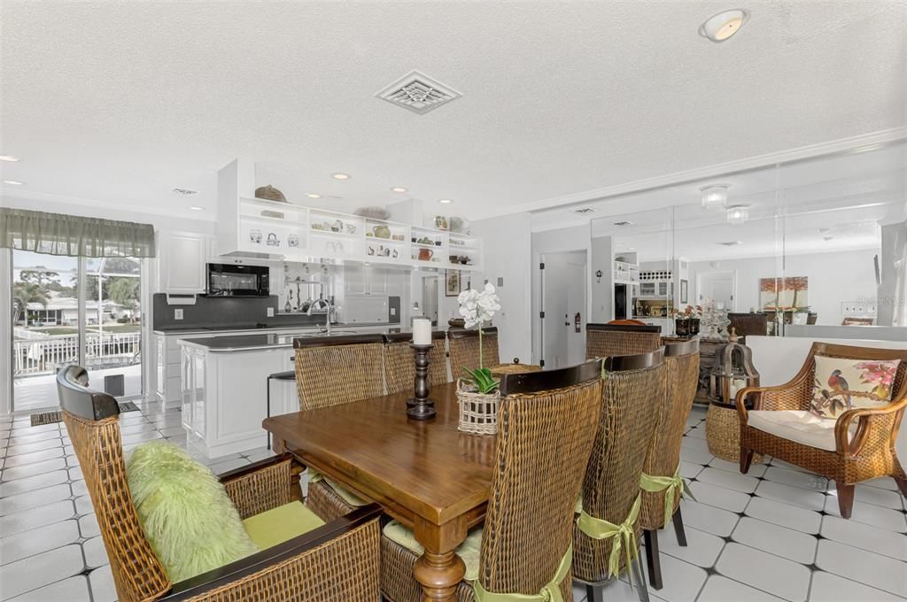 На продажу: $899,999 (3 спален, 3 ванн, 2306 Квадратных фут)