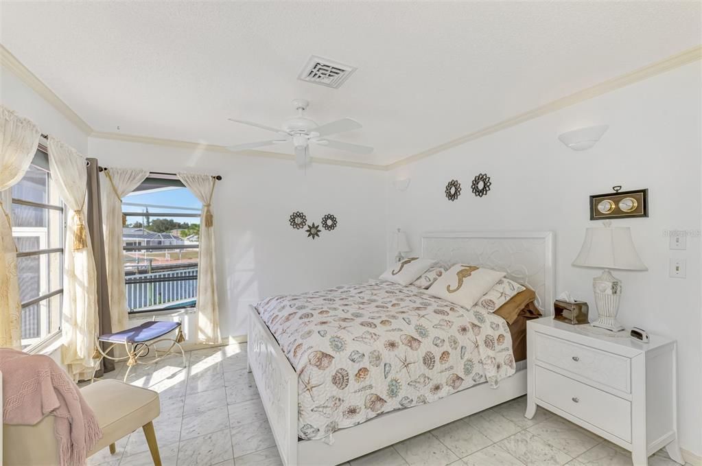 На продажу: $899,999 (3 спален, 3 ванн, 2306 Квадратных фут)