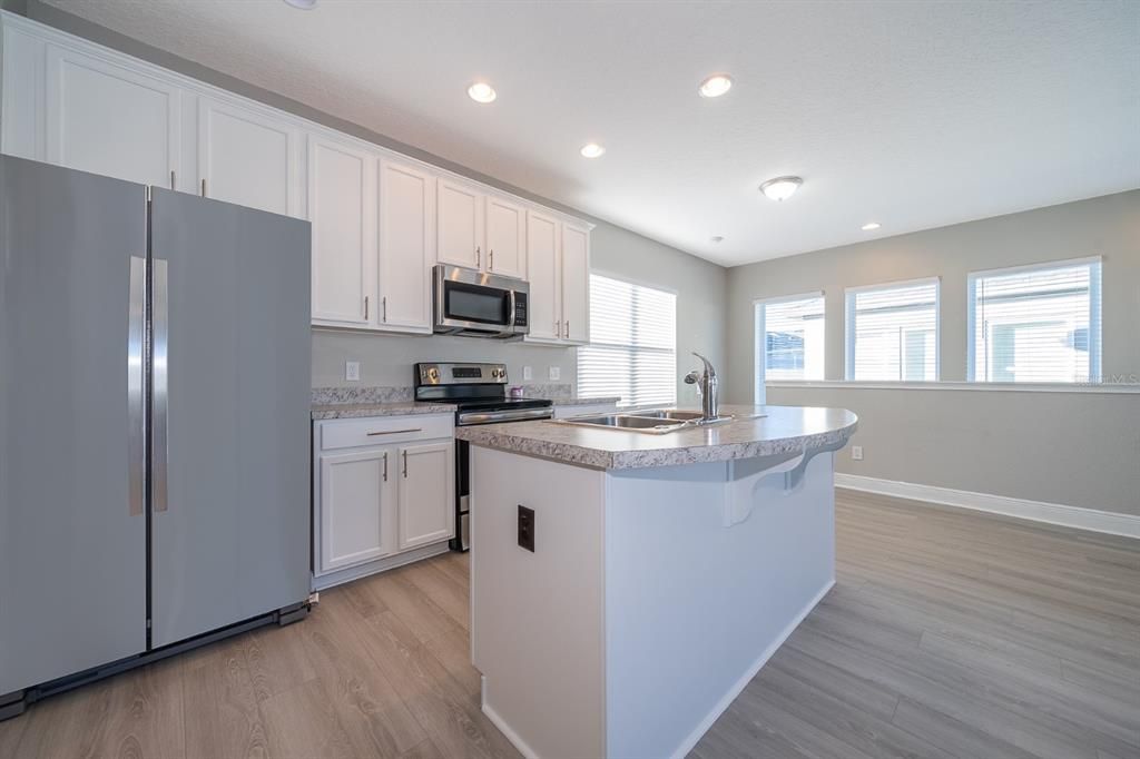 В аренду: $1,850 (1 спален, 1 ванн, 825 Квадратных фут)