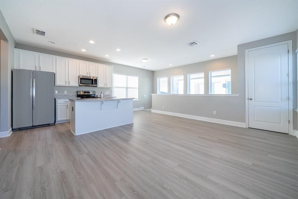 В аренду: $1,850 (1 спален, 1 ванн, 825 Квадратных фут)