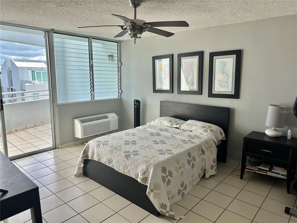 Activo con contrato: $365,000 (3 camas, 3 baños, 2166 Pies cuadrados)