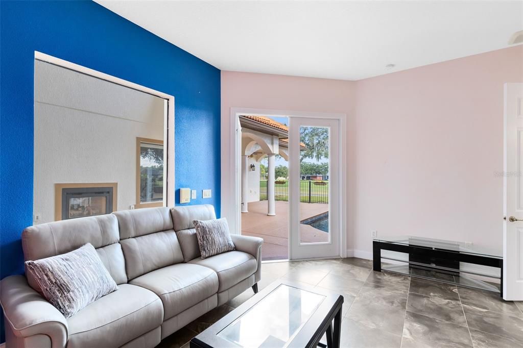 For Sale: $749,900 (6 beds, 4 baths, 3371 Square Feet)