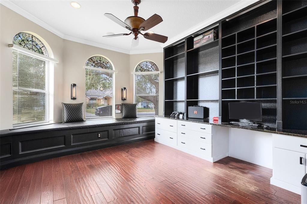 For Sale: $749,900 (6 beds, 4 baths, 3371 Square Feet)