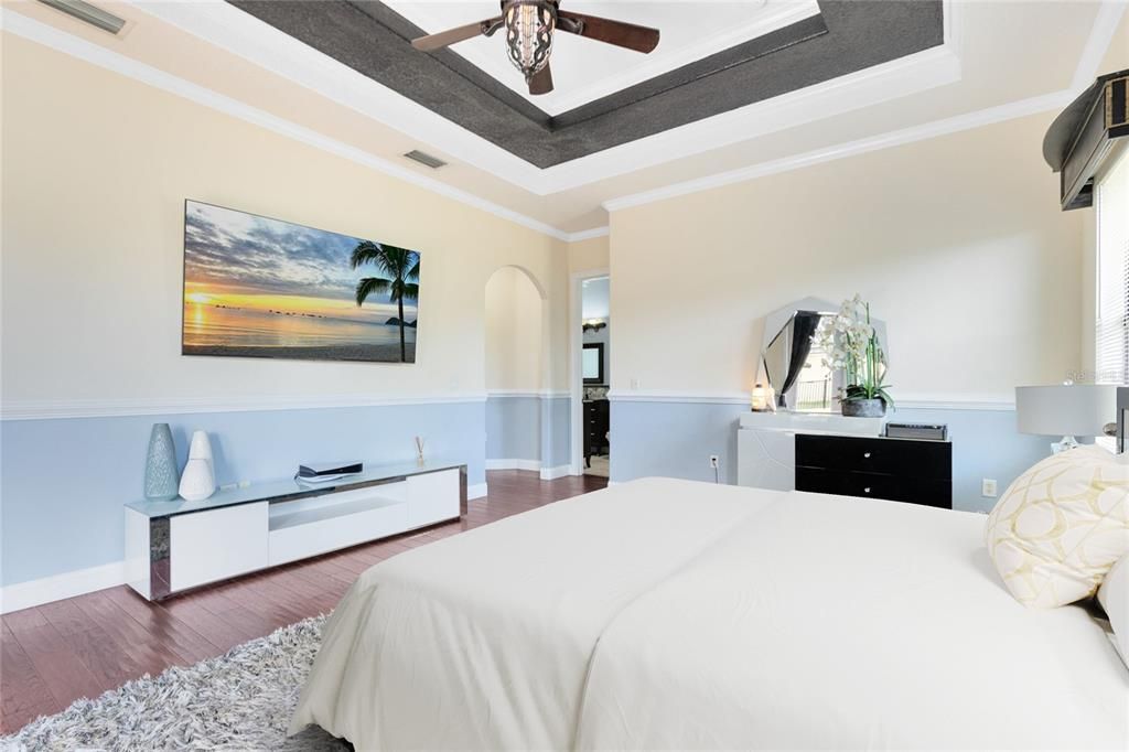 For Sale: $749,900 (6 beds, 4 baths, 3371 Square Feet)