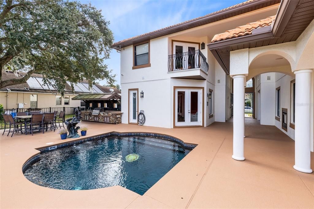 For Sale: $749,900 (6 beds, 4 baths, 3371 Square Feet)