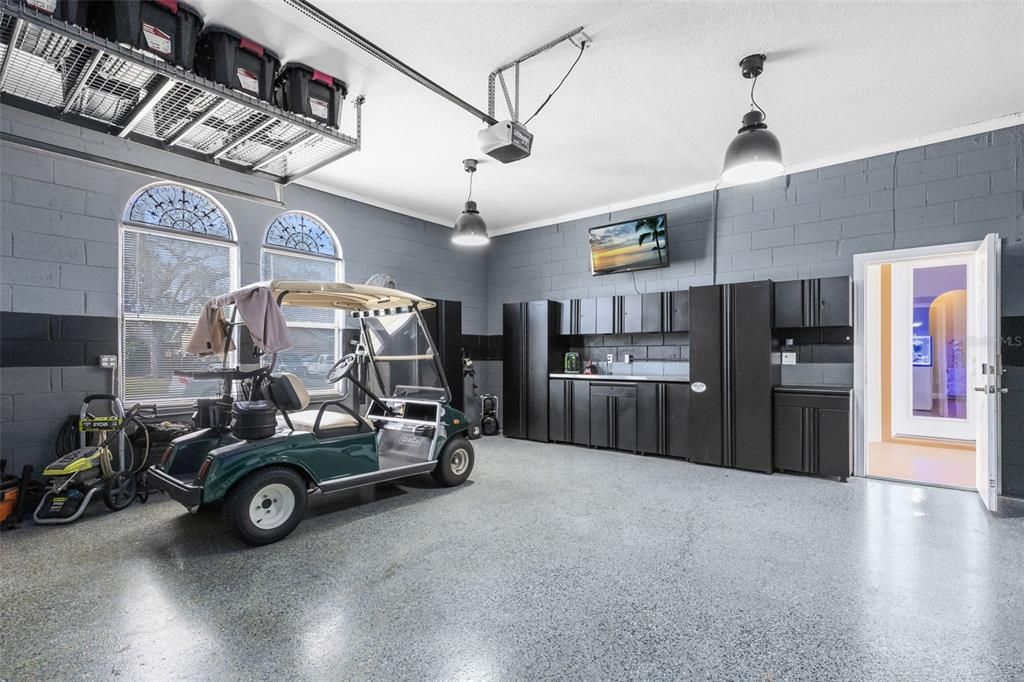 For Sale: $749,900 (6 beds, 4 baths, 3371 Square Feet)