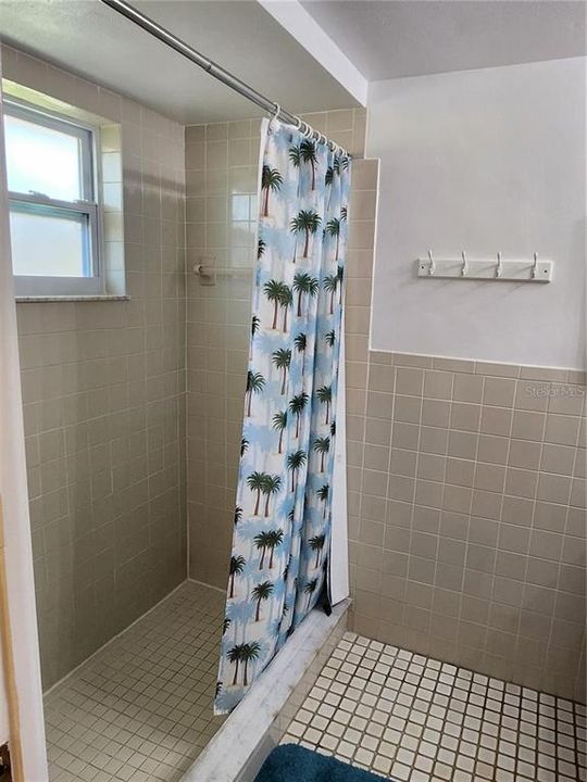 出租: $2,200 (3 贝兹, 2 浴室, 1450 平方英尺)