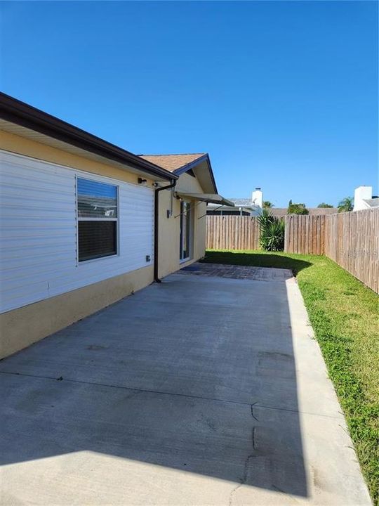 出租: $2,200 (3 贝兹, 2 浴室, 1450 平方英尺)